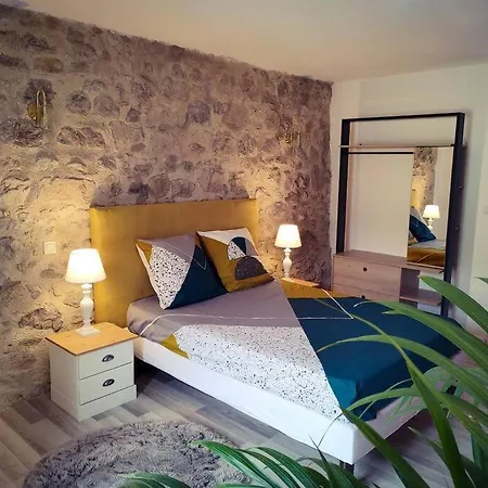 Maison De Village Avec Terrasse Semesterbostad *
